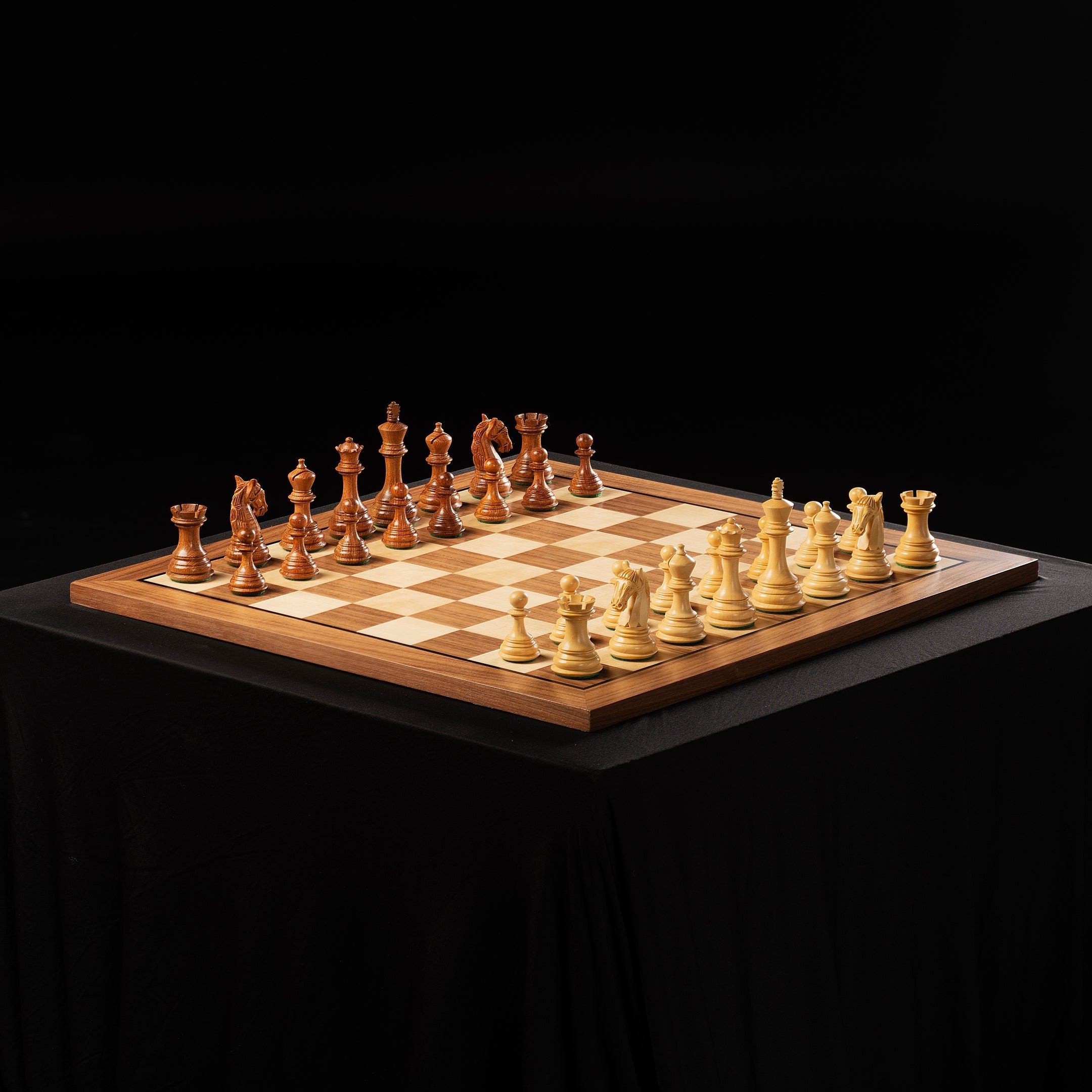 Tablero de ajedrez nº 5+ con marco negro (sin descripción) nogal/arce (marquetería) - Exclusivo - 19c10e1d9d0faed006b2e50ac9409506