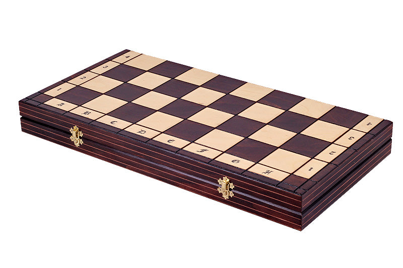 AJEDREZ DE TAMAÑO GRANDE AL ESTILO DE LA POLONIA ANTIGUA (58 x 58 cm), tallado en madera - AJEDREZ DE TAMAÑO GRANDE AL ESTILO DE LA POLONIA ANTIGUA (58 x 58 cm), tallado en madera
