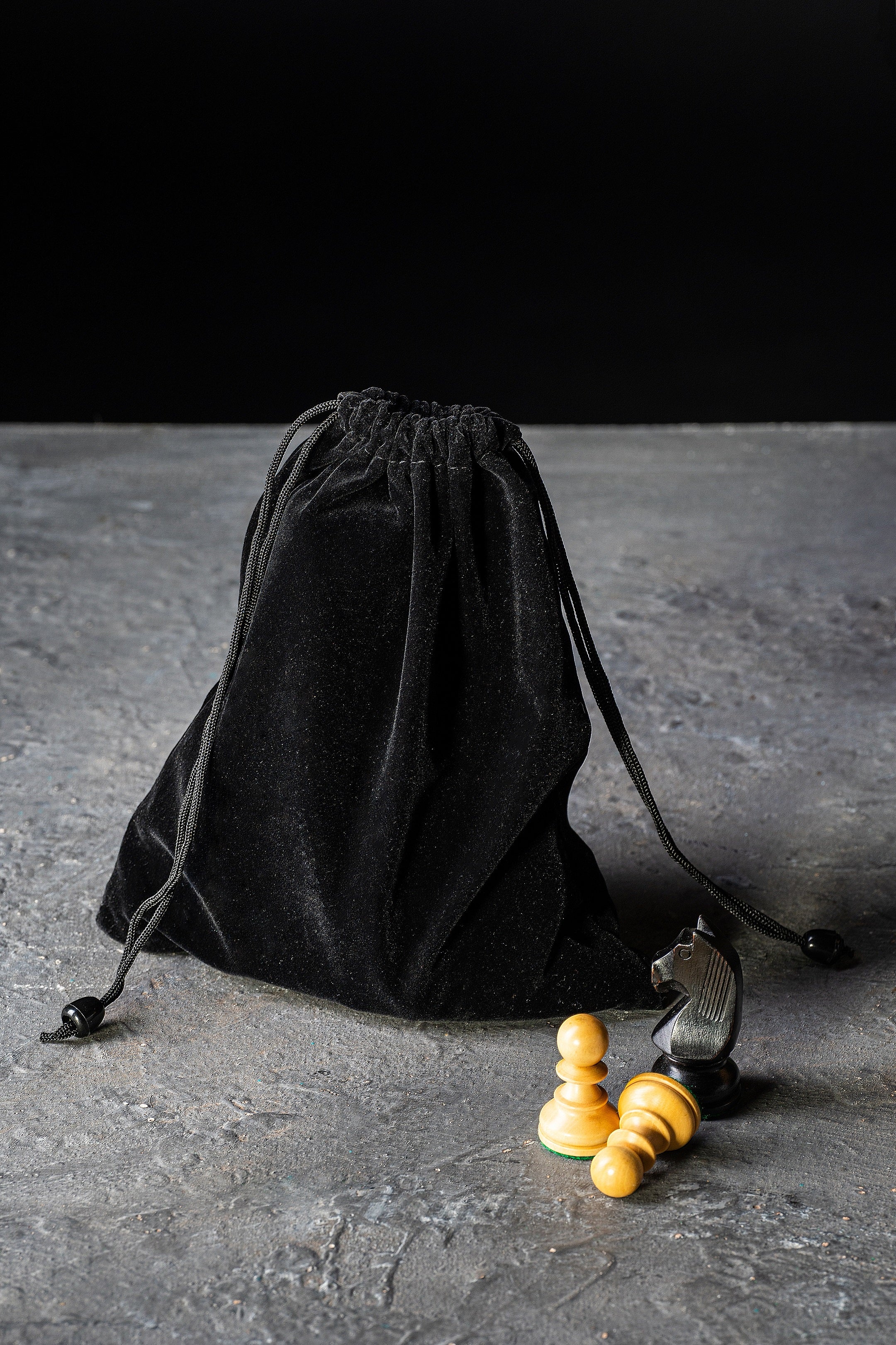 Velvet bag for pieces storage - 76277a580b028243a2e1eb07d2d16ee9