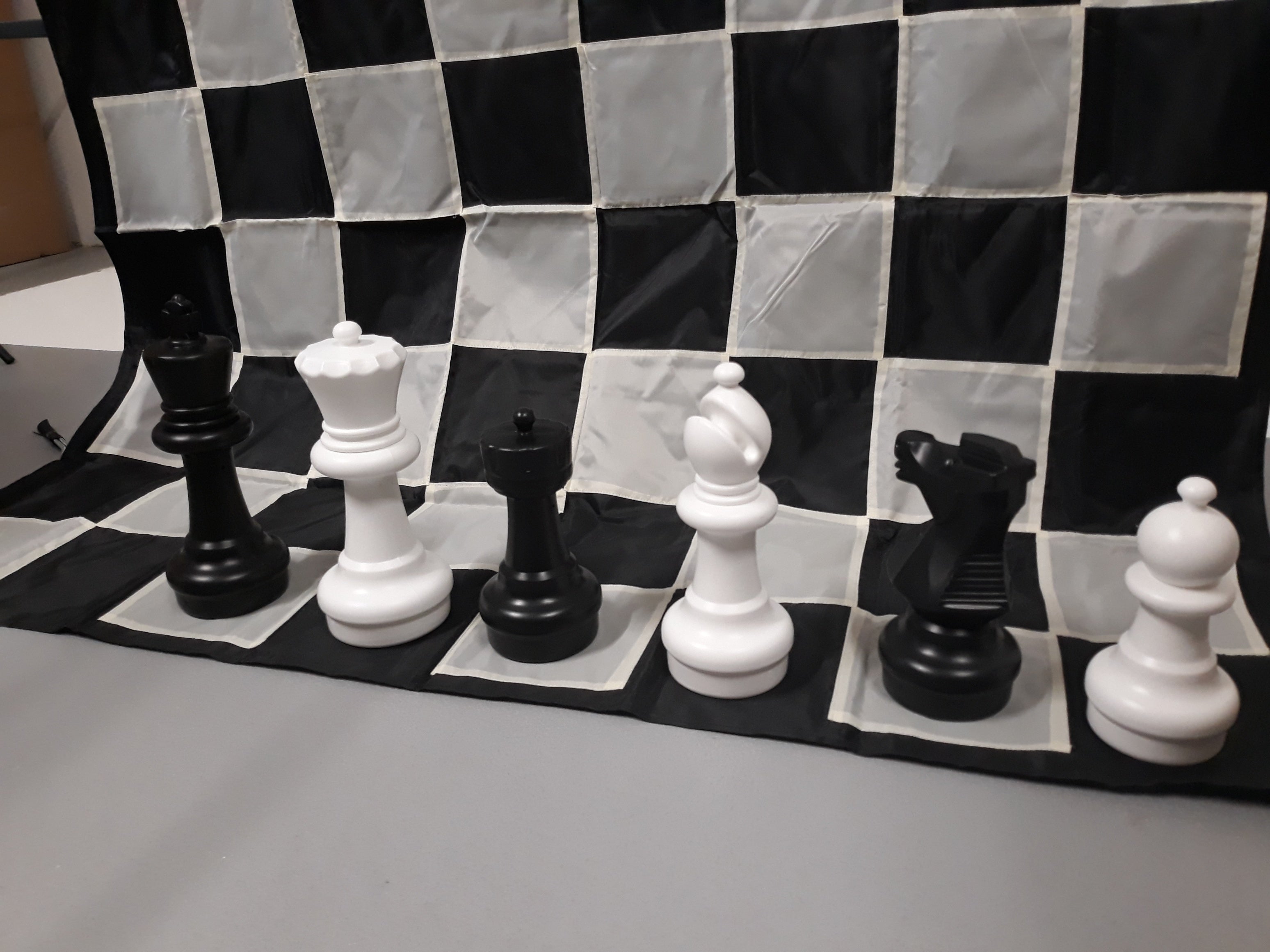 Juego de ajedrez para exterior / jardín (rey 30 cm) - figuras + tablero de ajedrez de nylon - 2e6abe877277d0c0e7165ecc8e8570b1