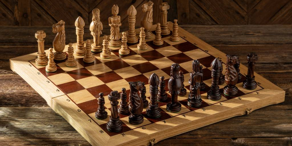 Ajedrez de madera y ajedrez de torneo