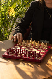 Juego de ajedrez magnético plegable de madera «Cerezo»: casillas de 30 mm, rey de 55 mm, posibilidad de grabado