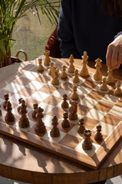 Tablero de ajedrez de sapeli nº 6 + piezas de acacia francesa de 3,75