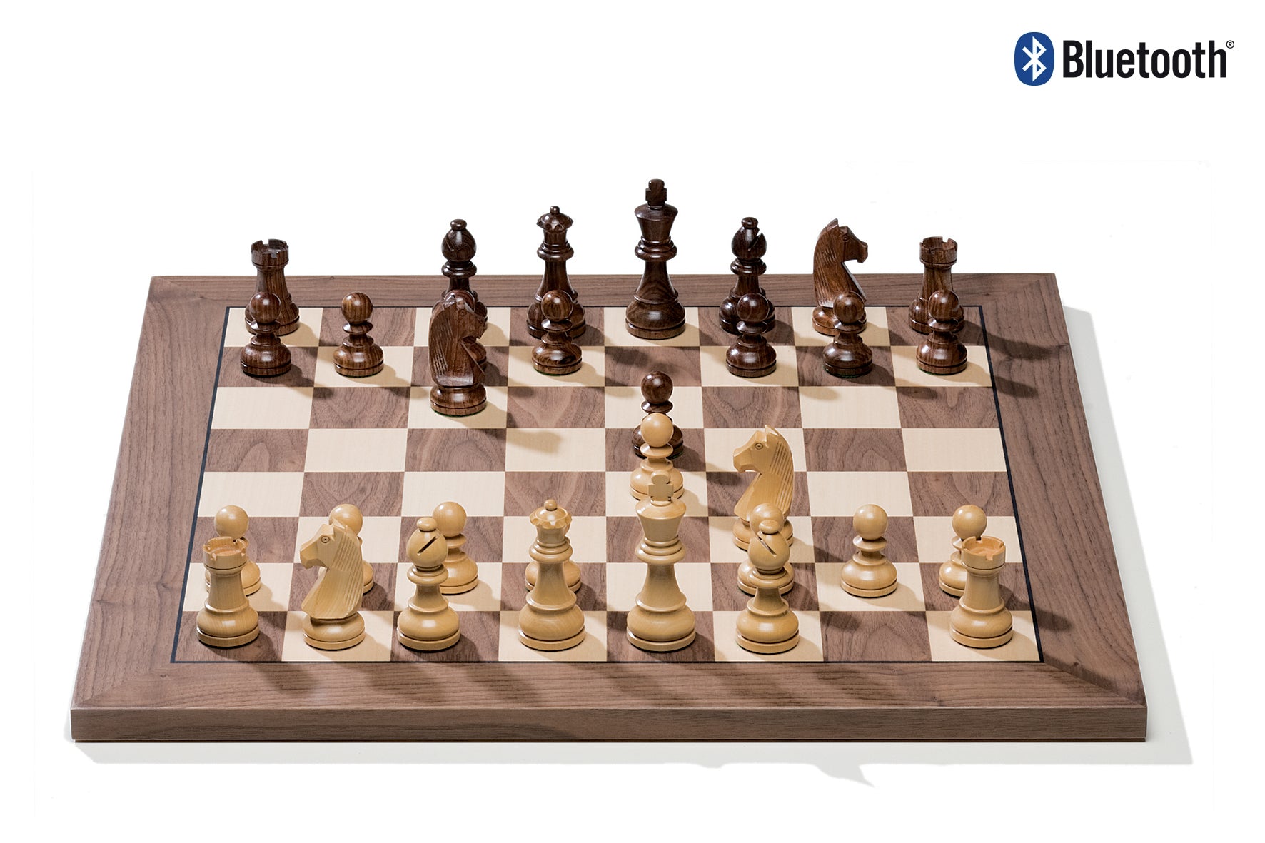 DGT_20e-Board_20Walnut_20Timeless_20with_20Bluetooth_20logo_00a63e54-ddf7-41bb-a44a-f77d03becc72.jpg