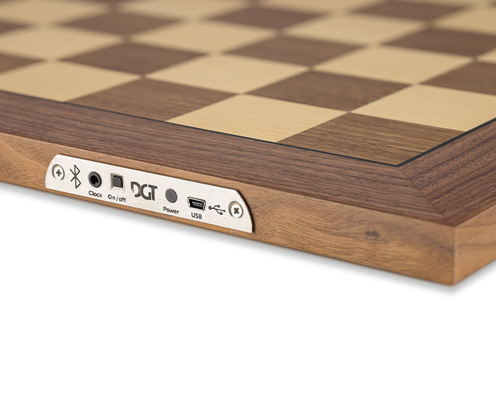 DGT_20e-Board_20Walnut_20detail.jpg