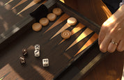 Backgammon en estuche de madera (52 x 43,5 cm)