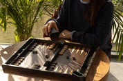 Backgammon en estuche de madera (52 x 43,5 cm)