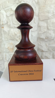 Copa de ajedrez de madera - Peón negro