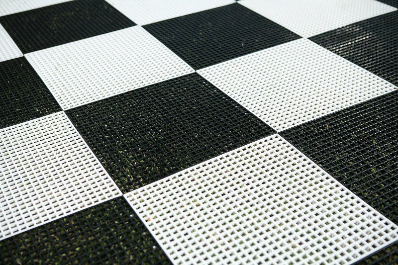 giant-chessboard_cb902227-55c9-4dd0-904c-24e1173c4417.jpg