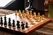 Juego de ajedrez de competición Timeless (alemán) Staunton n.º 5 (48 x 48 cm)
